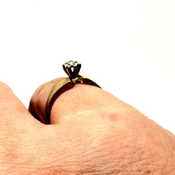 Womens Ring 10K Yellow Gold Diamond 1.5 Gram Size 7 - Picture 4 of 8